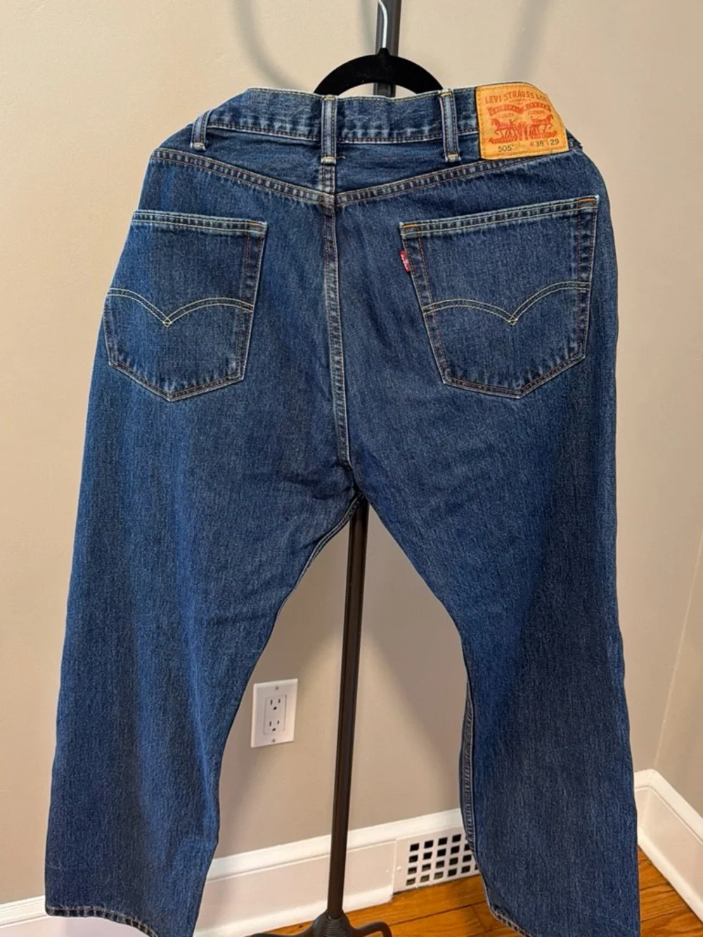 Levi Classic Men's Dark Blue Denim Jeans 38 x 29-